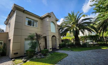 Casa en  venta Solar Del Bosque, Canning. 6 amb. 3 hab.