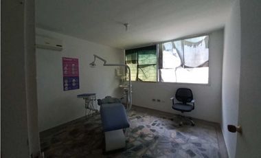 En arriendo casa comercial en avenida principal