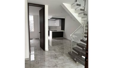 Se vende hermosa casa sector maiz amarillo