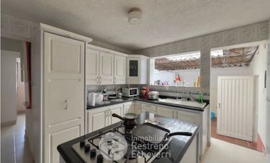 Casa esquinera en arriendo, barrio La Francia, Manizales