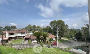 Casa esquinera en arriendo, barrio La Francia, Manizales