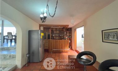 Casa esquinera en arriendo, barrio La Francia, Manizales