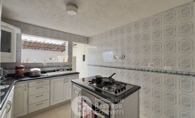 Casa esquinera en arriendo, barrio La Francia, Manizales