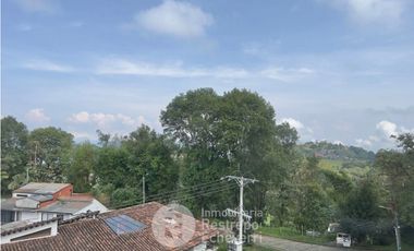 Casa esquinera en arriendo, barrio La Francia, Manizales