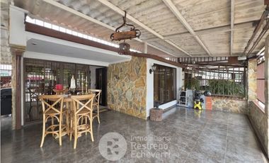 Casa esquinera en venta, Rincón Campestre, Chinchina