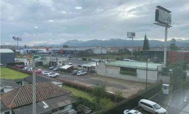 VENTA DE OFICINA PARA ESTRENAR EN QUANTUM, VIA CHIA-CAJIC