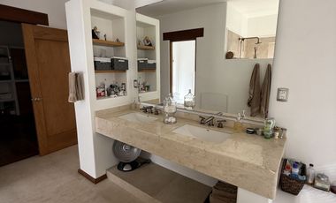 Casa en Venta con Alberca y Terraza Panorámica en Ciudad Guzmán.