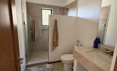 Casa en Venta con Alberca y Terraza Panorámica en Ciudad Guzmán.
