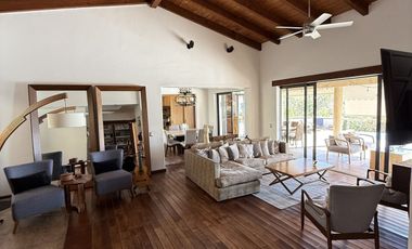 Casa en Venta con Alberca y Terraza Panorámica en Ciudad Guzmán.