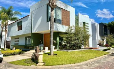 Casa en  Venta en Valle Real 4 recamaras