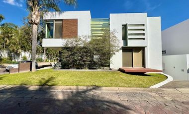 Casa en  Venta en Valle Real 4 recamaras