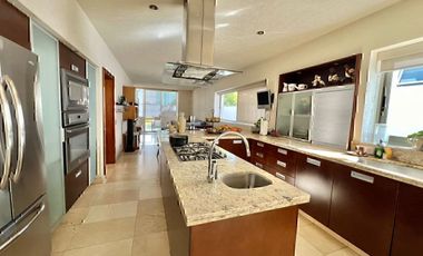 Casa en  Venta en Valle Real 4 recamaras