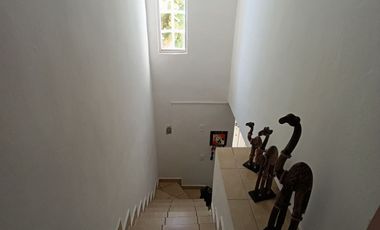 VENDE CASA EN GAVIOTAS ACAPULCO. 3 RECAMARAS, 2B. ALBERCA COMUN