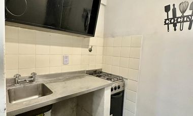 Muy lindo y luminoso depto de 2 amb. Se entrega sin muebles.