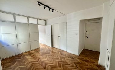 Muy lindo y luminoso depto de 2 amb. Se entrega sin muebles.