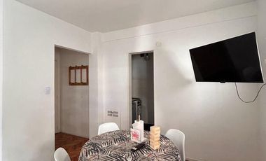 Muy lindo y luminoso depto de 2 amb. Se entrega sin muebles.