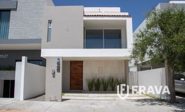 VENTA DE CASA EN PARQUES VALLARTA