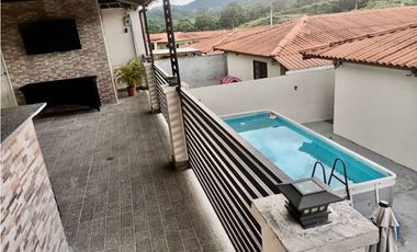 Casa en venta PH Vistas del Lago-Panama Norte(YM)