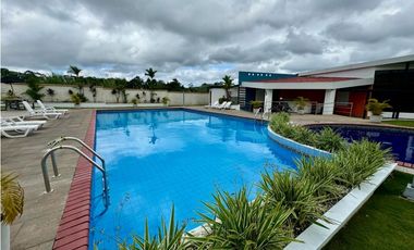 Casa en venta PH Vistas del Lago-Panama Norte(YM)