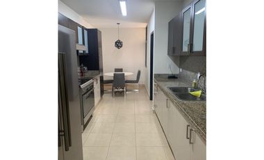ALQUILER DE AMPLIO Y ELEGANTE APARTAMENTO EN COSTA DEL ESTE.