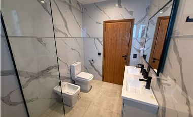 CASA COSTA ESMERALDA - SENDEROS III 411 - VENTA