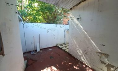 Casa tipo P.H. 4 amb. Barrio Pinos de Anchorena. Cel 223542----