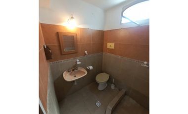 Casa tipo P.H. 4 amb. Barrio Pinos de Anchorena. Cel 223542----