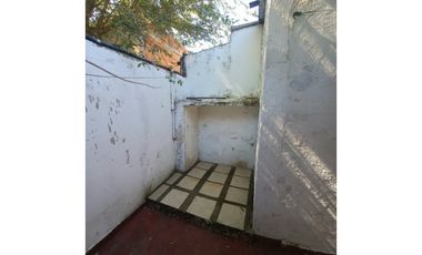 Casa tipo P.H. 4 amb. Barrio Pinos de Anchorena. Cel 223542----