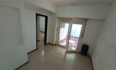 Casa tipo P.H. 4 amb. Barrio Pinos de Anchorena. Cel 223542----