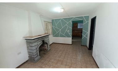 Casa tipo P.H. 4 amb. Barrio Pinos de Anchorena. Cel 223542----