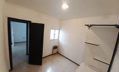 Casa tipo P.H. 4 amb. Barrio Pinos de Anchorena. Cel 223542----