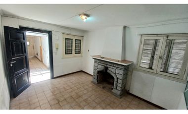 Casa tipo P.H. 4 amb. Barrio Pinos de Anchorena. Cel 223542----