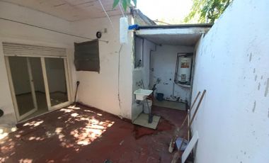 Casa tipo P.H. 4 amb. Barrio Pinos de Anchorena. Cel 223542----