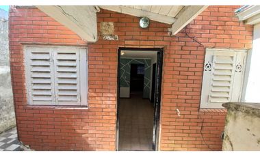 Casa tipo P.H. 4 amb. Barrio Pinos de Anchorena. Cel 223542----