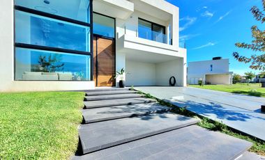 VENTA CASA 6 AMB A LA LAGUNA PUERTOS BARRIO COSTAS