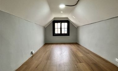 Oficina en Arriendo en Granaderos / Manuel Montt