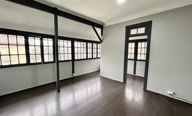 Oficina en Arriendo en Granaderos / Manuel Montt
