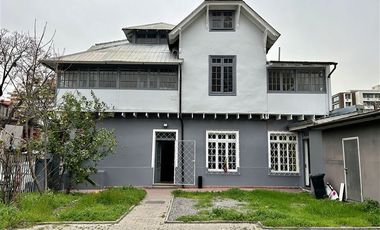 Oficina en Arriendo en Granaderos / Manuel Montt