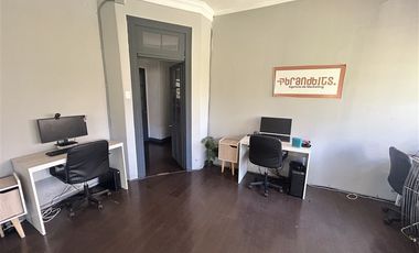 Oficina en Arriendo en Granaderos / Manuel Montt