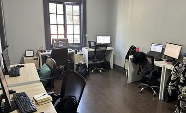 Oficina en Arriendo en Granaderos / Manuel Montt
