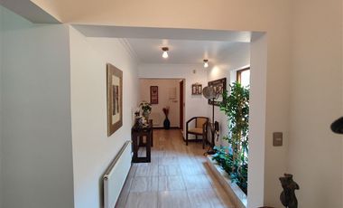 Casa en Venta en Via Regina / Monseñor Edwards
