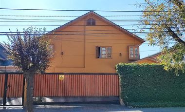 Casa en Venta en Via Regina / Monseñor Edwards