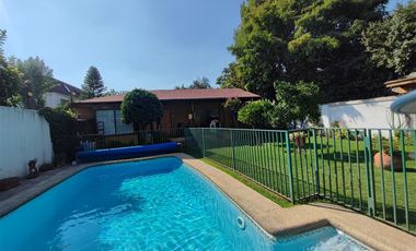 Casa en Venta en Via Regina / Monseñor Edwards