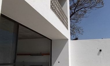 🏡 ¡Casa sola en Burgos, Cuernavaca! Con Rooftop 🌇 $3,700,000🏦