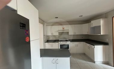 Residencial Puerta del Lago Departamento en renta en Lomas Country Club