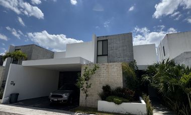 Casa en Renta en privada Barlovento, Temozón, Mérida, Yucatán. Julio 2025