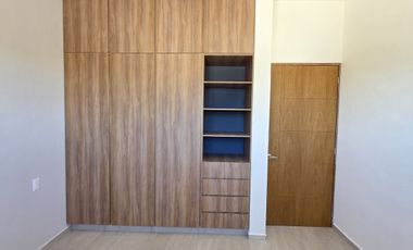 CASA MODERNA EN VENTA, 3 RECÁMARAS, 2.5 BAÑOS, COCHERA PARA 2 AUTOS