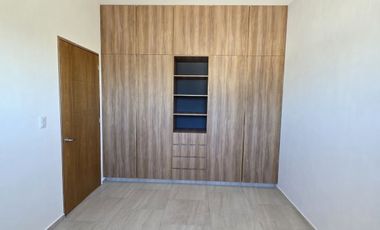 CASA MODERNA EN VENTA, 3 RECÁMARAS, 2.5 BAÑOS, COCHERA PARA 2 AUTOS