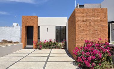 CASA EN VENTA EN COMALA, 2 RECÁMARAS 2 BAÑOS, COCHERA PARA DOS AUTOS