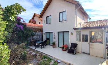 HERMOSA CASA EN CONDOMINIO, REBAJADA